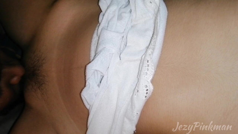 J kodi: 亚洲热辣情侣卧室里的XXX视频