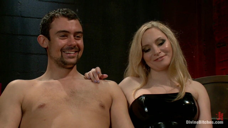 Divine Bitches by Kink: Vom wertlosen zum würdigen in Fünf herrinnen: episode 1