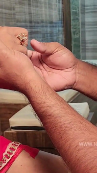 Calda indiana india scopata ruvidamente dal vecchio suocero sesso hardcore desi