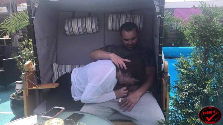 Der Pornobeamte: Holly, Strandstolen!