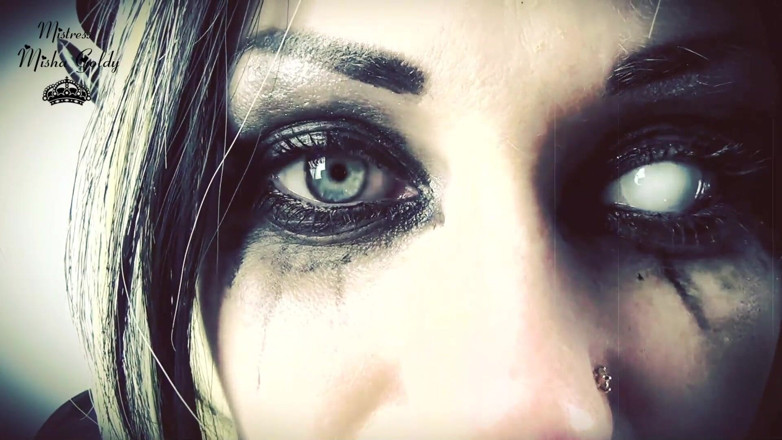 Goddess Misha Goldy: Succubus vai te comer depois de foder!
