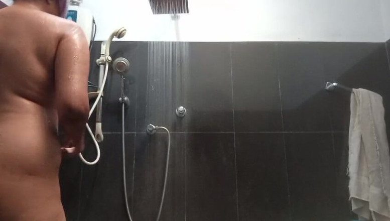 Anne White: Przyrodni brat pieprzy przyjaciół przyrodniej siostry, kiedy mam wolny czas...