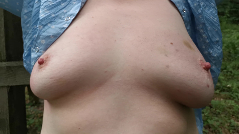 Bouncy Tits Action: Tit slapping in blue blouse outdoor