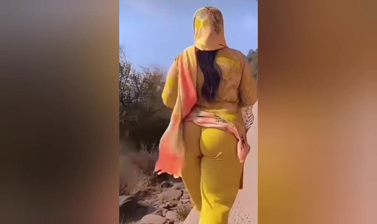 Abida pavreen: Ateşli teyze pakistanlı genç oğlanı baştan çıkarıyor