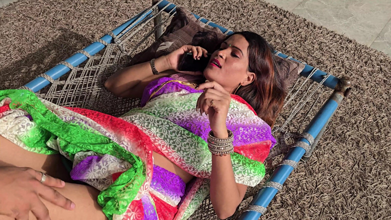 Madhu bhabhi 69: 印度妻子与丈夫出轨并与按摩男孩啪