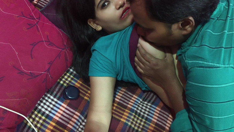 Sona bhabhi: Istri odia india lagi asik sama pacarnya di taman