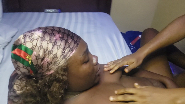 Creamyshuga: 浪漫，爱情制作，与妻子的色情和真实性爱