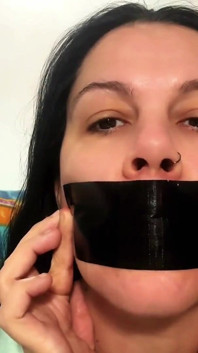 Pumpování rtů na silver tape