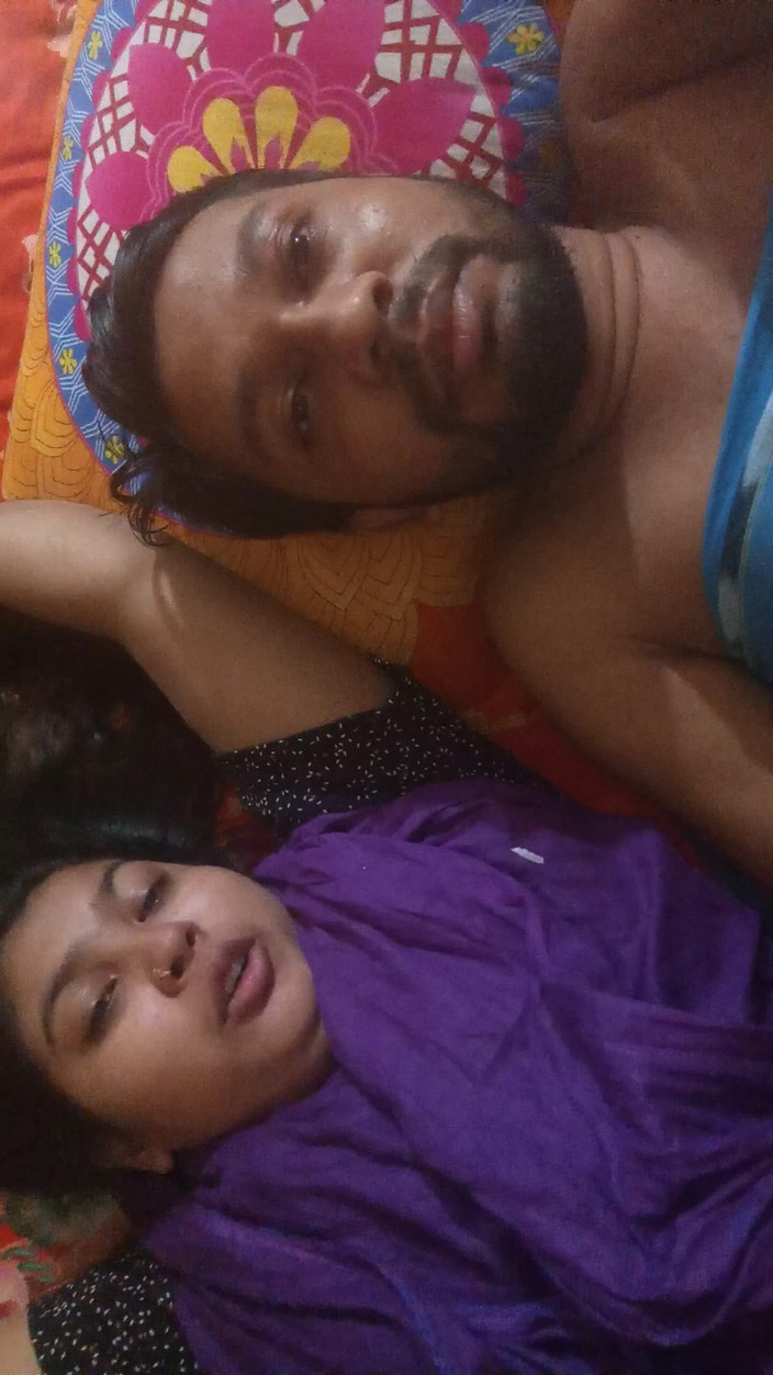 Desi video bd: 欲火中烧的穆斯林妻子在真正的德西家庭视频 desicouplebd 中勾引她的丈夫