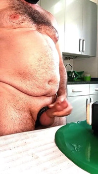 Pantat bahenol cewek gemuk ini dientot habis-habisan sama kontol besar sampai lubangku menganga lebar