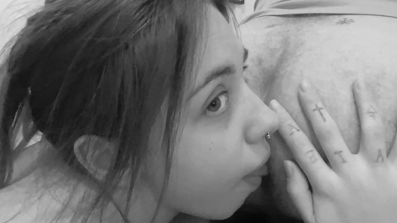 Raxxxbit: Pornellia ssie ostro z językiem piękny dupek