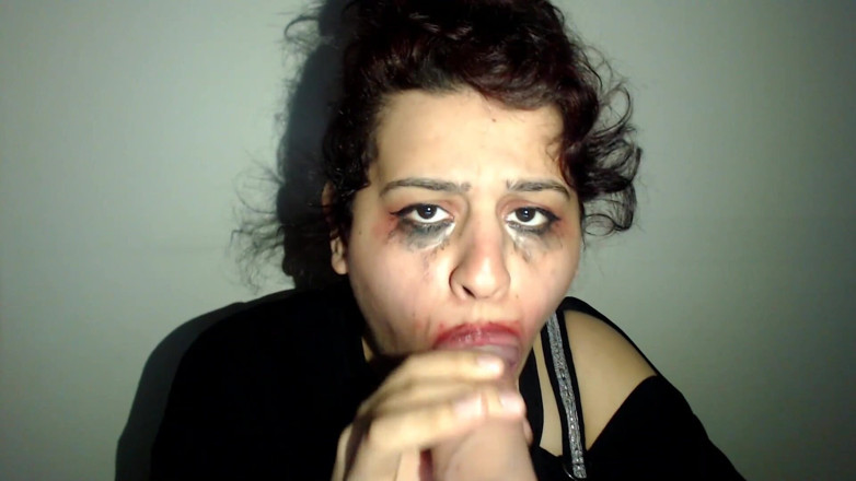 Evelyn Butt: Teen babe blowjob ends with cum in mouth