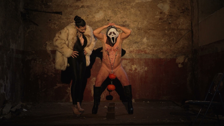 MissAlessaMilano: Pumpkin Weight Control with Slave