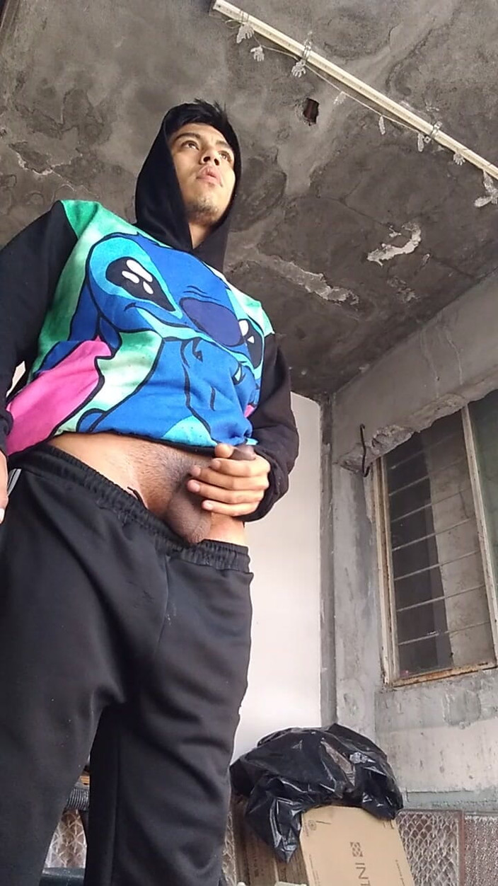 AlexAlejandro13: मैं नीचे जा रही पैंट में तुम्हें दिखाता हूं
