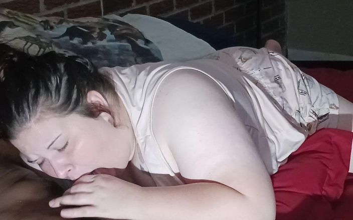 Big uhaul: C’est une vraie femme qui veut juste te sucer la...