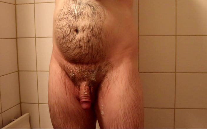 Uhri: Gay pulpeux sous la douche