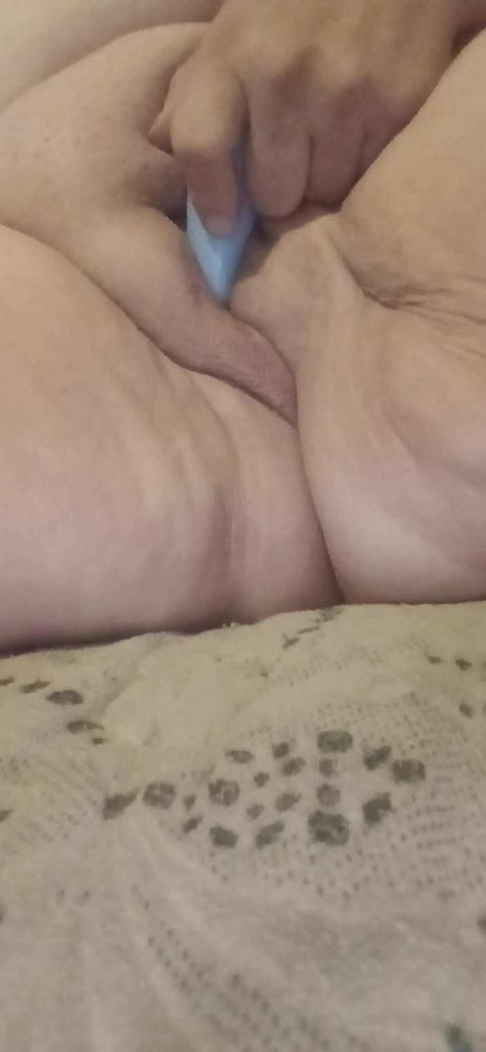 MAGLIGHTGIRL69: Klitorisimi titret