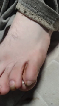 Melepas Keindahan Kaki Bogel Saya Untuk Awak