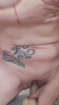 MILF Dildo Oral Seks