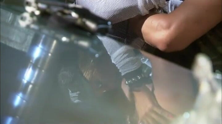 Tight little babes: Блондинка-красотка - профессионалка, скачу на хуе на диване