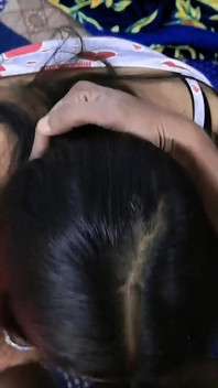 Pasangan Hot India ngentot romantis gaya doggy di ranjang sampai orgasme