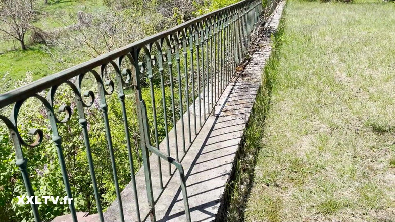 XXLTVFR: POV ngoài trời với Chloe Duval