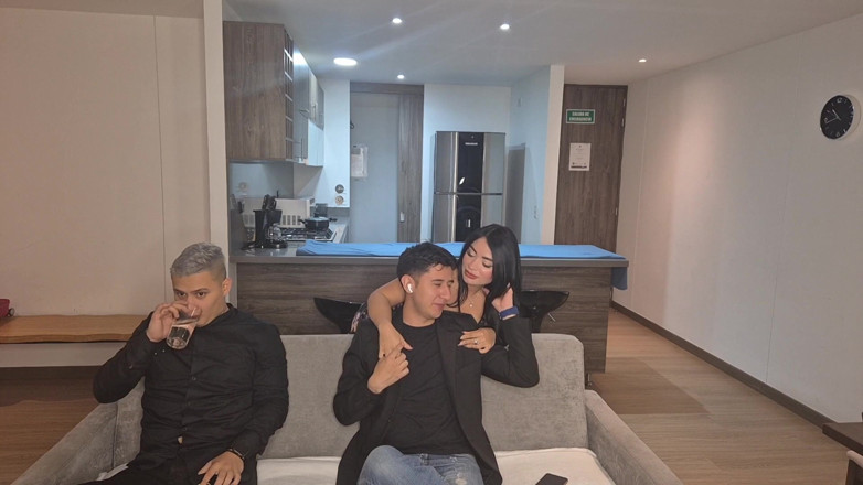 Aaroon Mush: Tanpa berpikir aku meniduri saudara perempuan sahabatku, saat kami menonton...