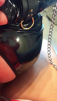 Deusa Kiffa gosta de foder duro - escrava goza enquanto está sentada no pau grande de Kiffa - hard pegging - strapon - - anal -