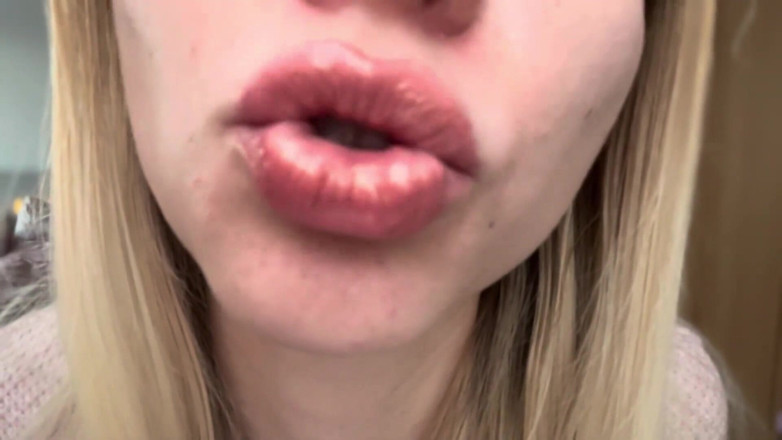 Goddess_Bella_Rae: La bocca suona no parlando asmr
