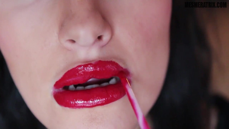 Lady Mesmeratrix Official: แขวนอยู่ที่ริมฝีปากฉัน
