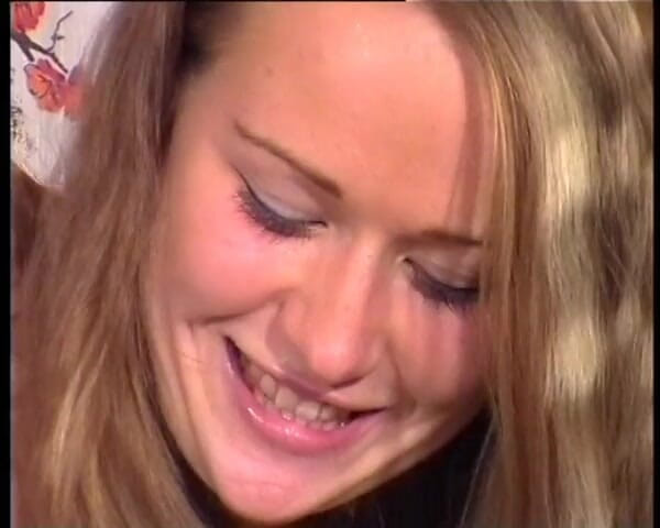 YOUR FIRST PORN: Katja Will Penis Von Dennis - Katja vrea penisul lui Dennis