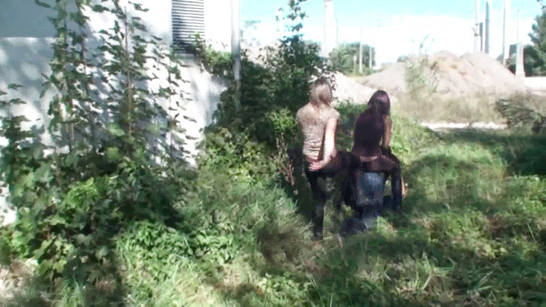 Femdom Austria: 让我们在户外玩耍