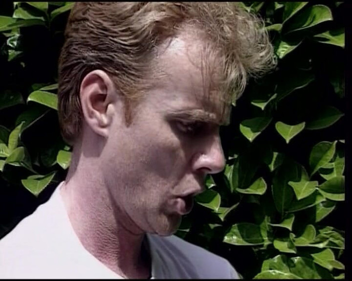 Deutsche Damen: Almanya'dan sarışın kız üçlü sekste sikiliyor