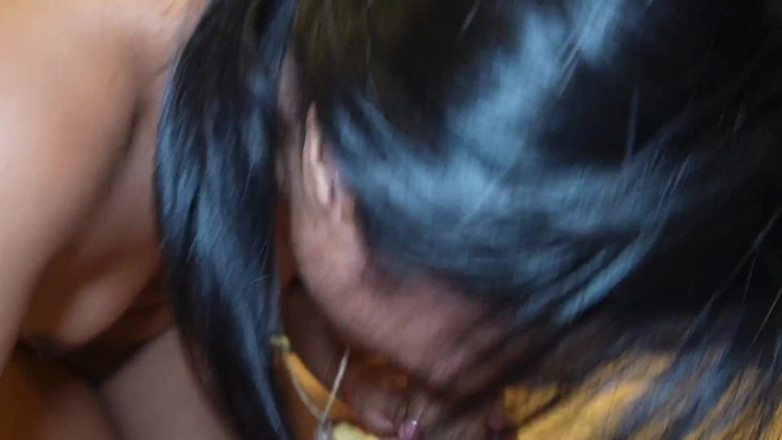 Blond_withasian: L'asiatico viene dopo il lavoro per farsi scremare