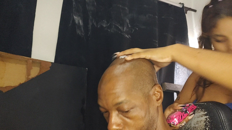 PABLO N3GROBAR: Colombiana com corte de cabelo x peitos e bunda