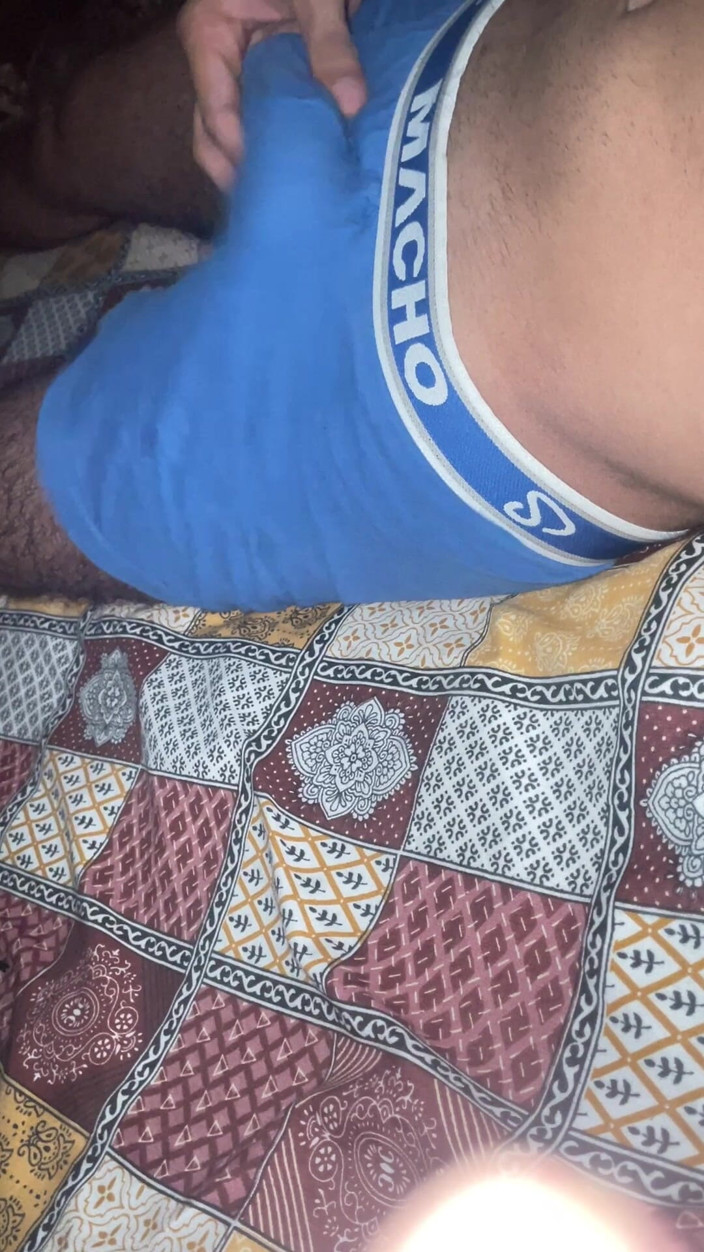 Indianjonny: Probuzení brzy ráno, nalezený čůrák jde mimo mé spodní prádlo