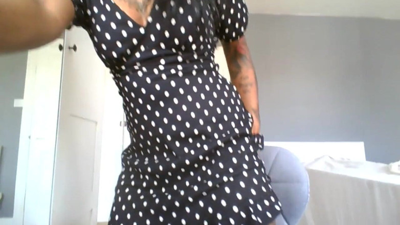 BabeXX69XX Asian MILF: 흑인 대물 자지에게 따먹히는 릴 와이너!