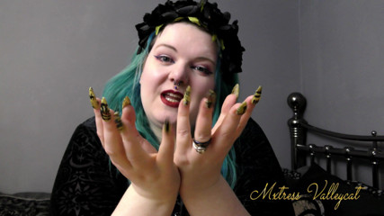 Mxtress Valleycat: Claw worship