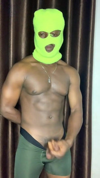 Horny Hunk Jerks off in the Morning