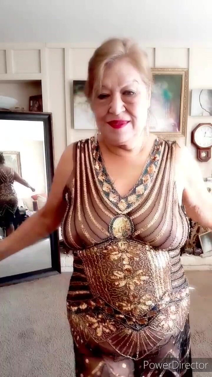 Zilah Luz: Taneční striptýz 71letá latina s chlupatou kundičkou