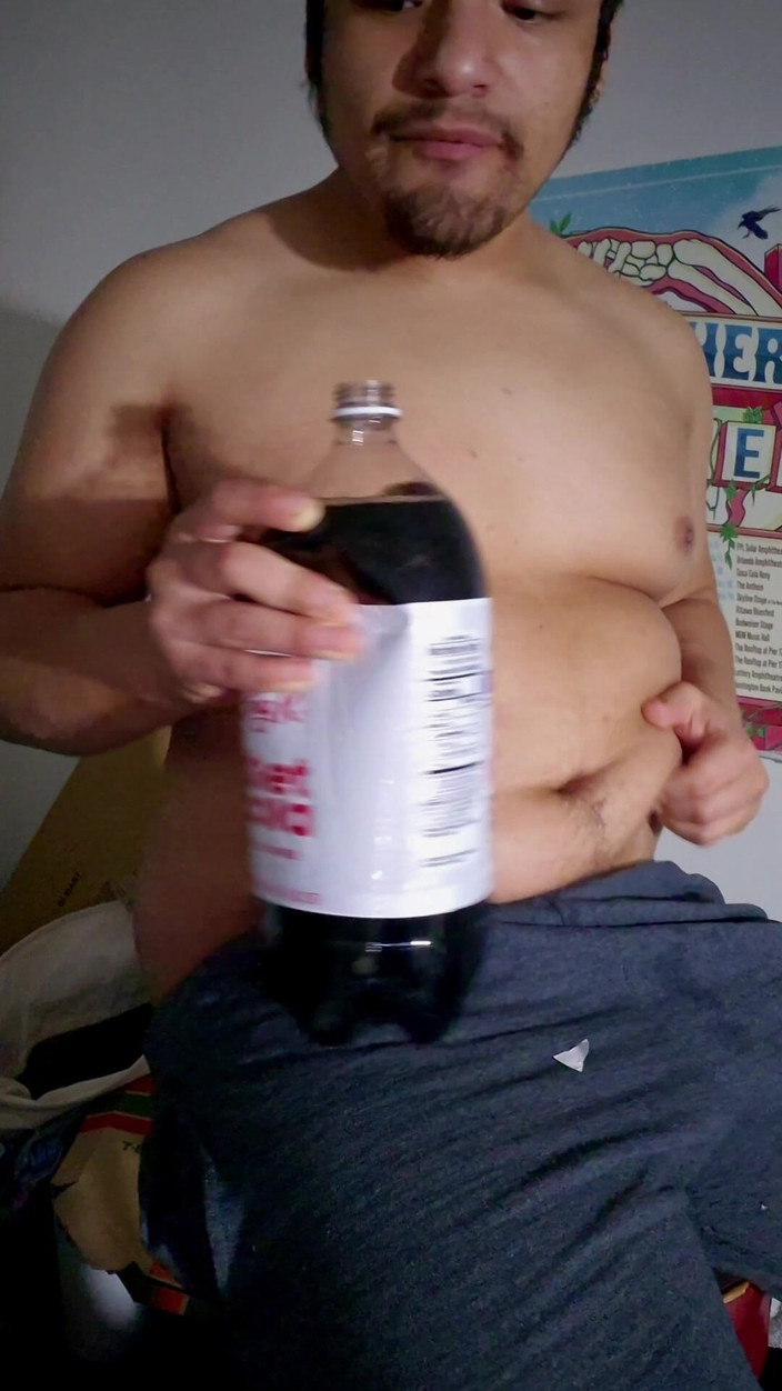 NakyJoss: Brzuch w porządku z Pepsi i Mentosem Zagęszczone brzuchem