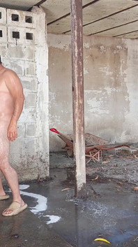 Mi Madrastra Me Descubre Mientras Se Ducha La Aire Libre Termino Follando Su Gordo Culo