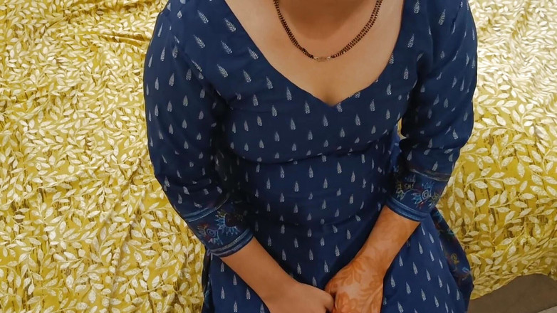 YOURAMRITA04: 火辣印度德西嫂子第一次在清晰的肮脏音频中被肛交