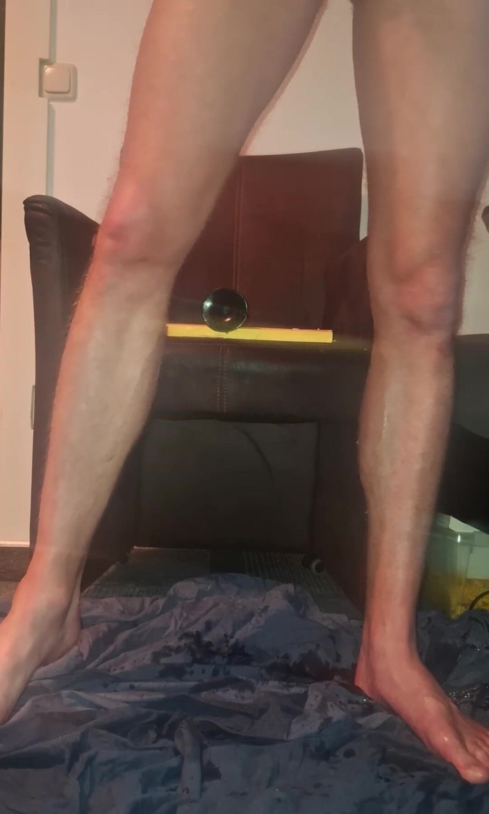 NoFace Twink X: Gay Twink Pissing Orgasm While Riding Dildo