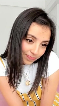 Hei tati, cum arăt în această ținută? Vreau să fiu mica ta curvă personală, să mă înveți cum să fiu
