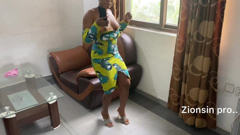 Zion: Lo Spogliarello Della Ragazza Nera Più Sexy Africana in Abito...