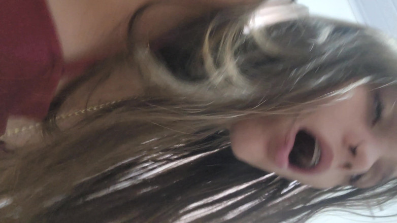 Hanna_fallow: 顔のクローズアップと中身を使ったアナルセックス