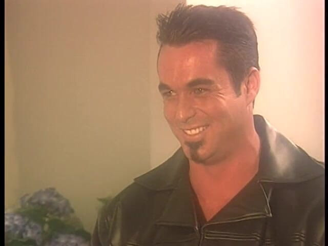 Old Good Porn: Deslumbrantes morenas bissexuais meninas recebem suas xoxotas recheadas com um...