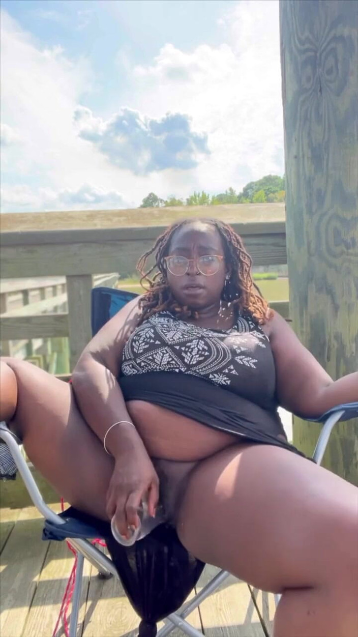 Nookiescookies: NookiesCookies трахнул ее киску на рыболовном пирсе