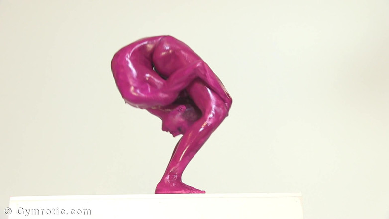 Watch4fetish: Flexible Übungen mit Bodypainting
